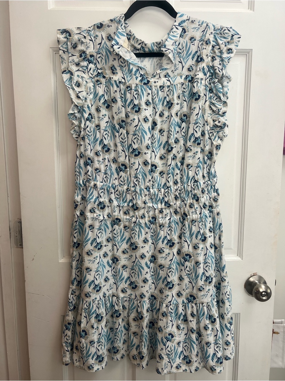 Universal Threads Dress - Picture 2 of 3